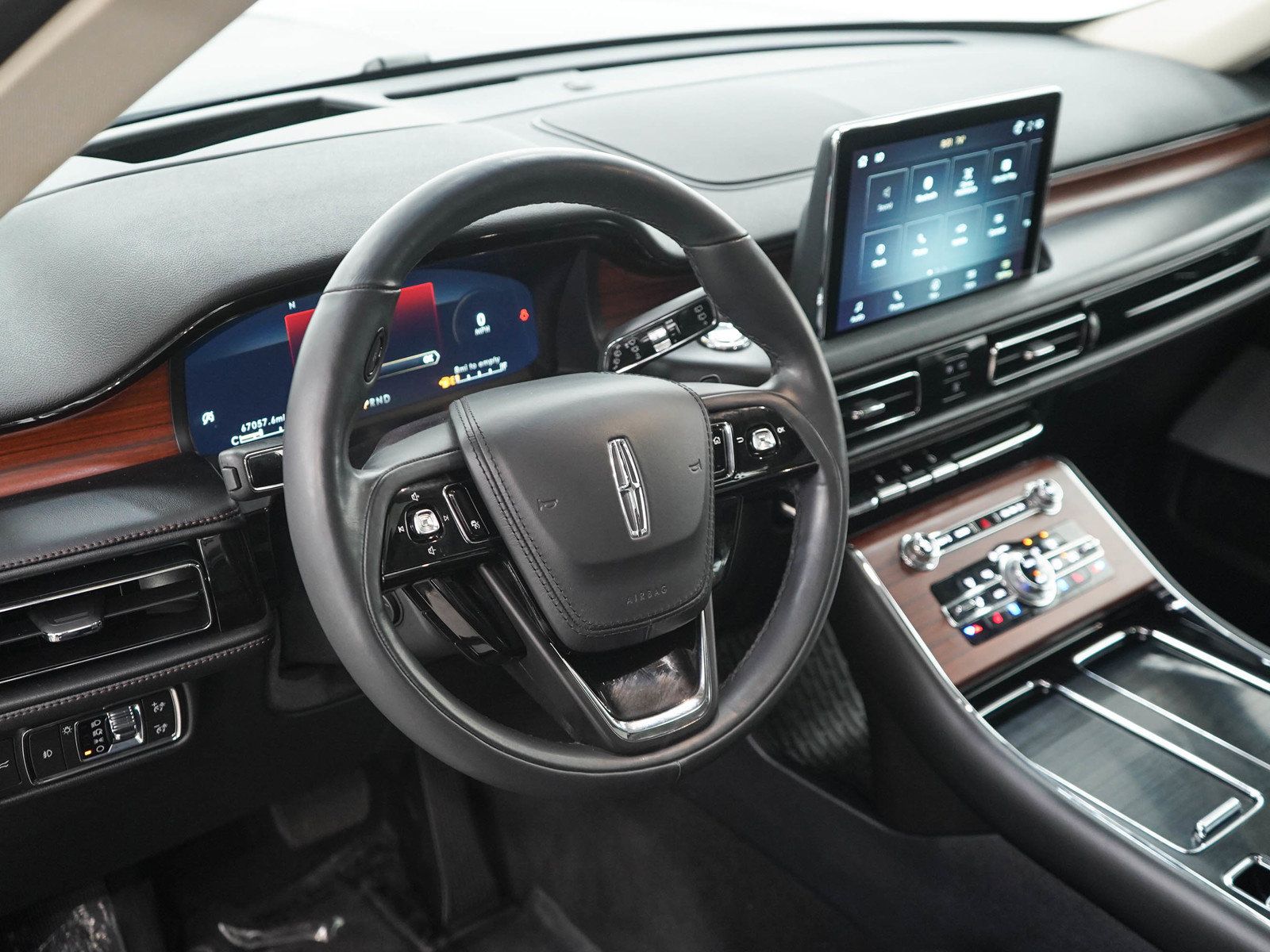 Used 2021 Lincoln Aviator Reserve w/ Equipment Group 208A AWD/4WD image 23