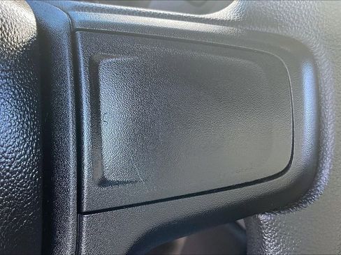 Used 2022 Chevrolet Silverado 2500 Custom w/ Custom Value Package image 12