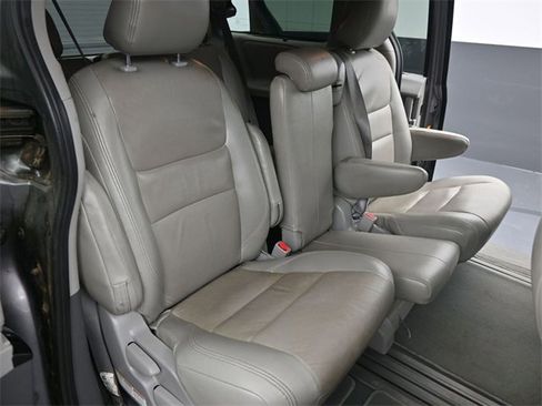 Used 2020 Toyota Sienna LE image 16