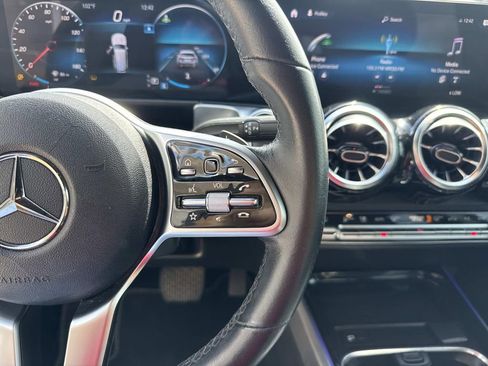 Used 2022 Mercedes-Benz GLB 250 w/ Premium Package Lite image 24
