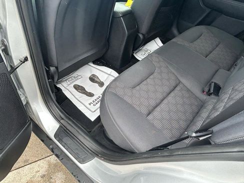 Used 2020 Kia Niro LXS FWD image 9