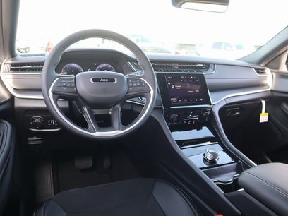 New 2025 Jeep Grand Cherokee Altitude