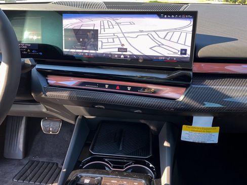 New 2027 BMW 550e xDrive w/ Executive Package AWD/4WD image 31