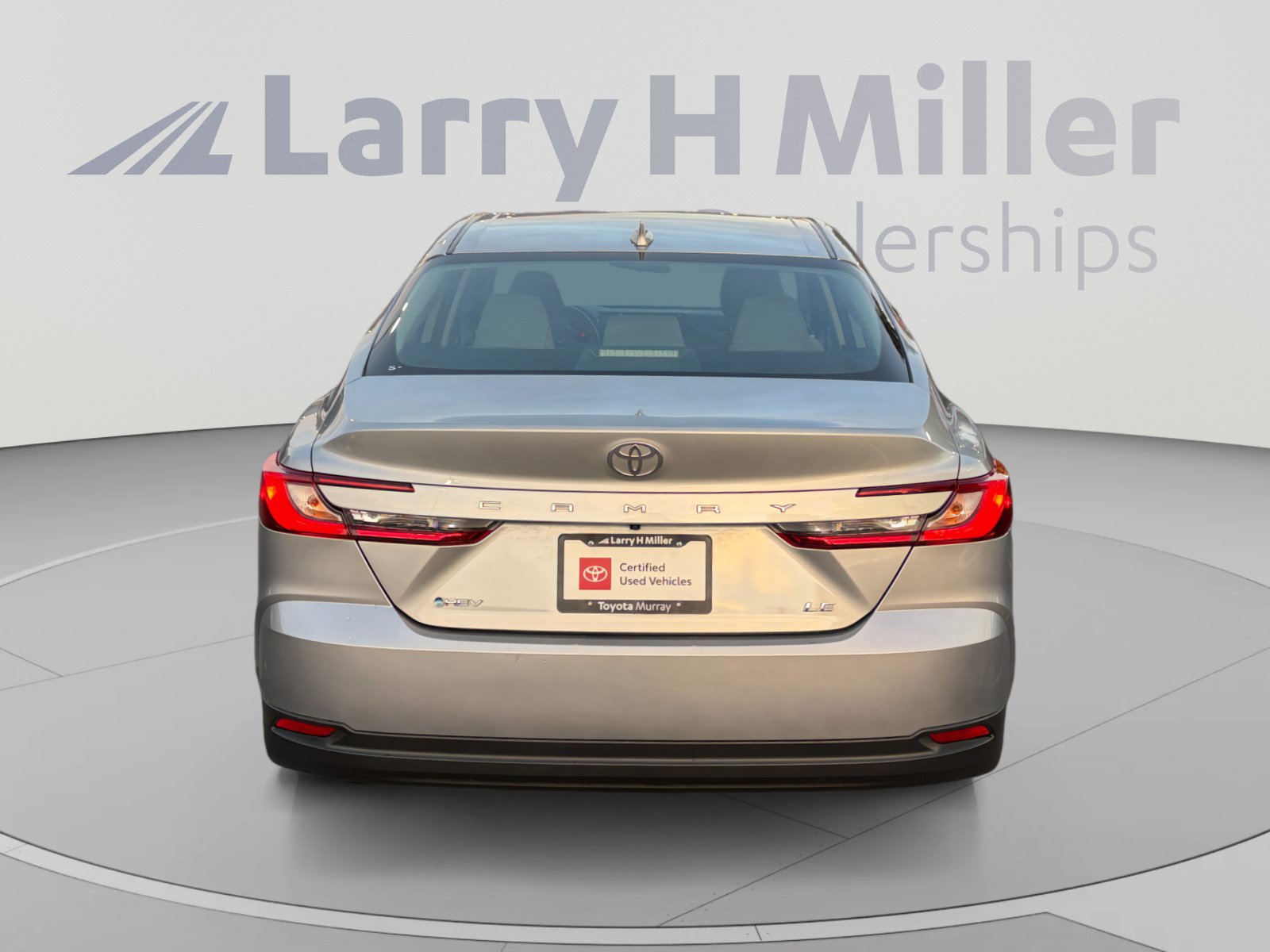 Used 2025 Toyota Camry LE FWD image 4