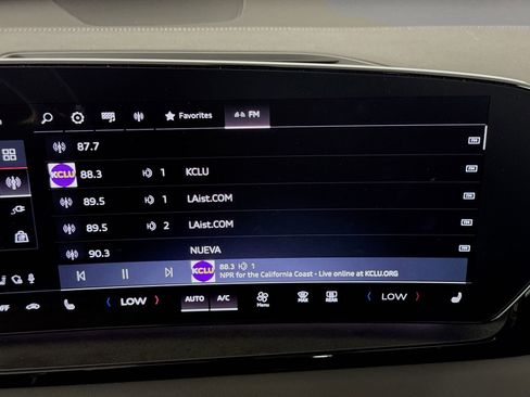 Certified 2025 Audi Q6 e-tron Premium w/ Convenience Package AWD/4WD image 14