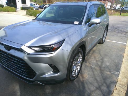 Used 2024 Toyota Grand Highlander Platinum image 6