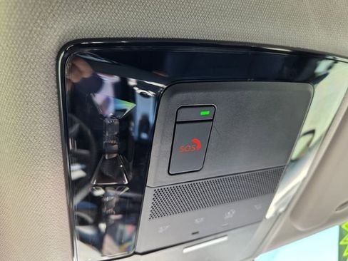 Used 2025 Mitsubishi Outlander SE FWD image 32