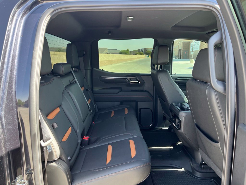 Used 2022 GMC Sierra 1500 AT4 w/ Technology Package AWD/4WD image 18
