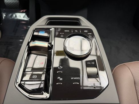 New 2026 BMW iX xDrive60 w/ Premium Package image 19