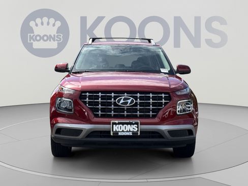 Certified 2024 Hyundai Venue SEL FWD image 11