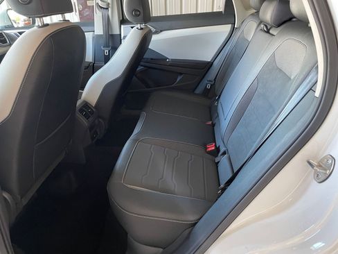 Used 2025 Volkswagen Taos SE image 23