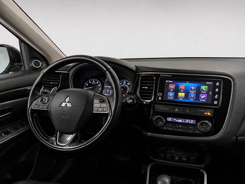 Used 2017 Mitsubishi Outlander GT AWD/4WD image 15