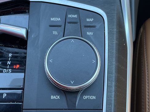 Used 2024 BMW 330i Sedan w/ Convenience Package image 7