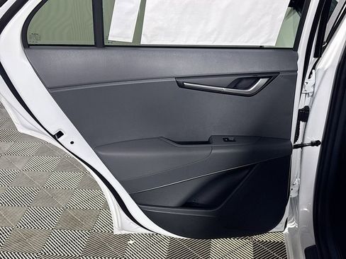 New 2025 Kia Niro EX Touring image 20