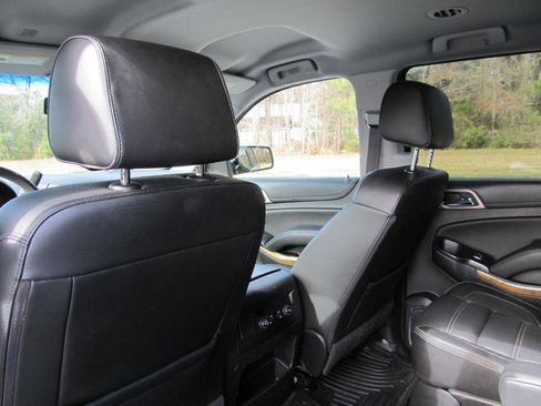 Used 2017 GMC Yukon Denali image 32