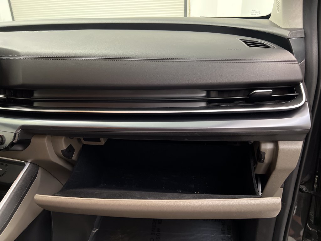 Used 2025 Kia Carnival FWD image 85