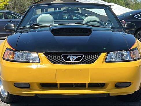 Used 2004 Ford Mustang GT image 4