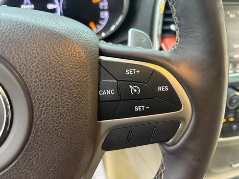 Used 2016 Jeep Grand Cherokee Overland RWD image 32