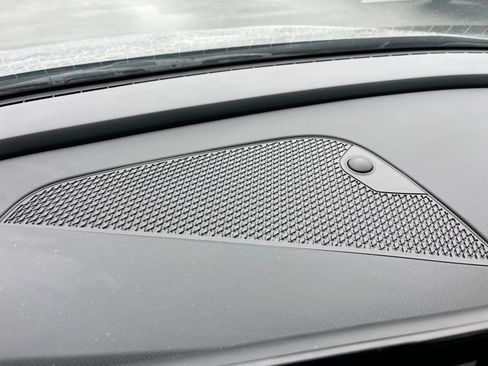 Used 2025 Hyundai Elantra SEL image 17