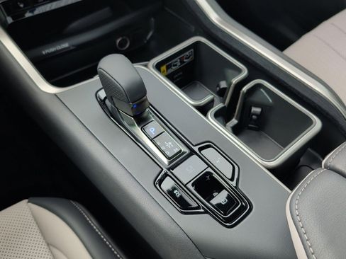 New 2026 Lexus TX 500h AWD image 22