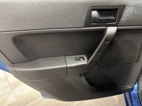 Used 2009 Ford Focus SE image 17