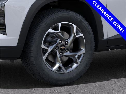 New 2025 Chevrolet Trax LT w/ Driver Confidence Package image 9