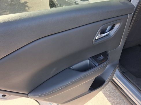 Used 2026 Nissan Rogue SV FWD image 11