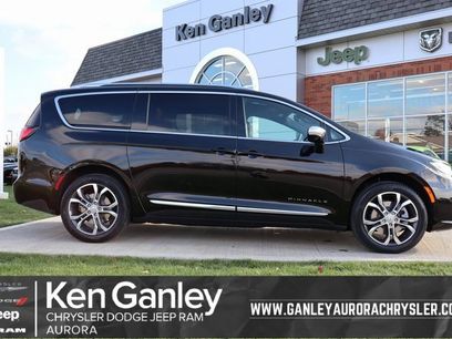 New 2026 Chrysler Pacifica Pinnacle w/ Trailer Tow Group