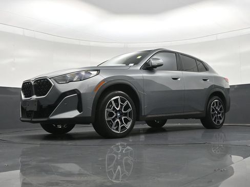 Used 2025 BMW X2 xDrive28i w/ Convenience Package AWD/4WD image 23