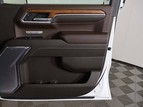 Used 2022 GMC Sierra 1500 Denali w/ Denali Reserve Package image 24