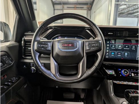 Used 2024 GMC Sierra 1500 AT4 w/ Technology Package AWD/4WD image 12