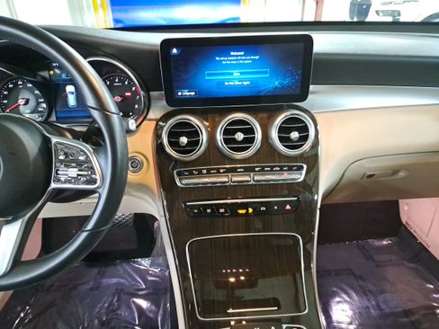 Certified 2022 Mercedes-Benz GLC 300 image 22