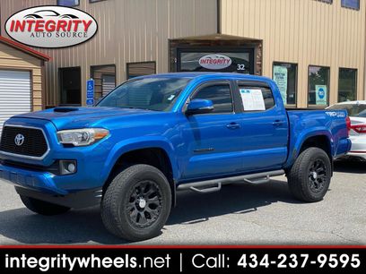 Used 2017 Toyota Tacoma TRD Sport w/ Tow Package (A/T)