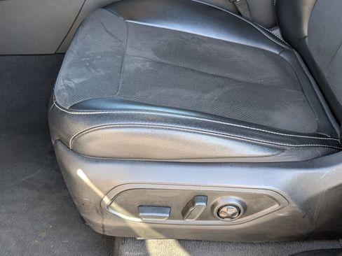 Used 2024 Jeep Grand Cherokee L Laredo image 11