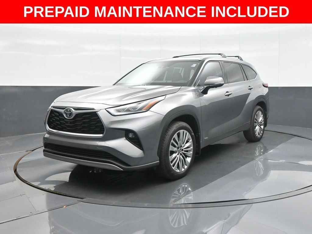 Certified 2026 Toyota Highlander Platinum AWD/4WD image 3