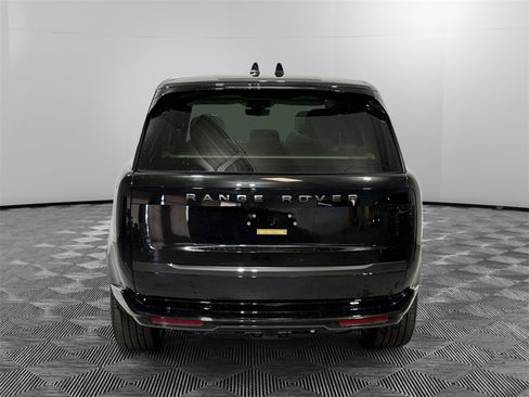 New 2025 Land Rover Range Rover Long Wheelbase SE image 4