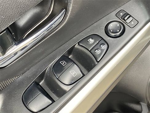 Used 2020 Nissan Kicks SV image 21