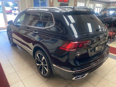 Used 2024 Volkswagen Tiguan SEL R-Line AWD/4WD image 3