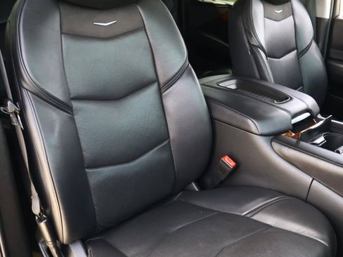 Used 2020 Cadillac Escalade ESV Premium Luxury RWD image 23