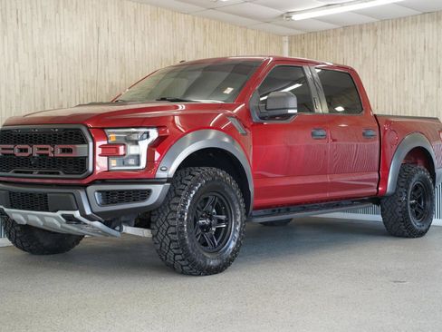 Used 2017 Ford F150 Raptor w/ Equipment Group 801A Mid image 4