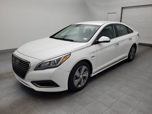 Used 2017 Hyundai Sonata Plug-In Hybrid image 2