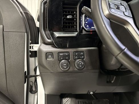Used 2025 Chevrolet Silverado 2500 LTZ w/ LTZ Convenience Package image 18