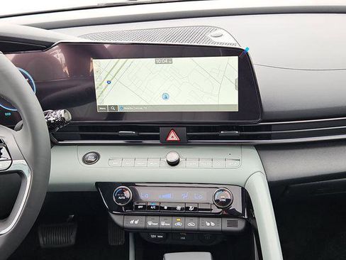 New 2025 Hyundai Elantra Limited FWD image 14