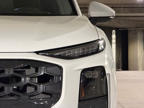 Certified 2026 Audi Q3 quattro 2.0T AWD/4WD image 11