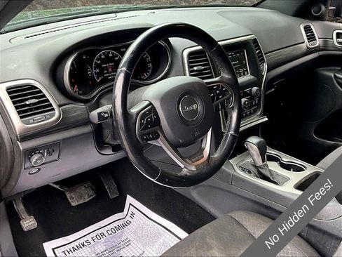 Used 2019 Jeep Grand Cherokee Laredo AWD/4WD image 12