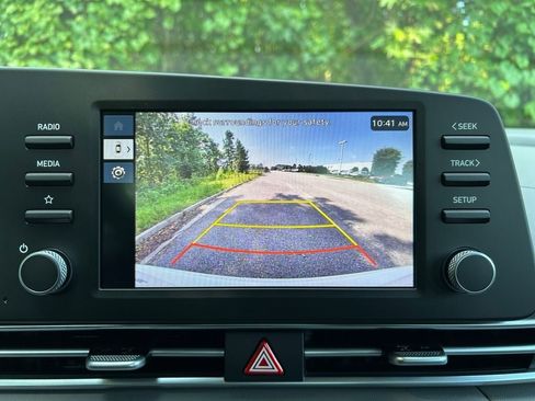 New 2025 Hyundai Elantra SEL image 14