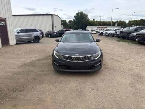 Used 2018 Kia Optima EX w/ Premium Package FWD image 4