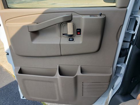 New 2025 Chevrolet Express 2500 Full-size Cargo Van w/ Driver Convenience Package image 12