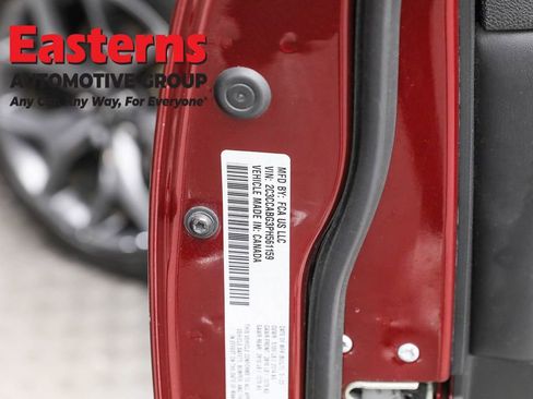 Used 2023 Chrysler 300 S image 37