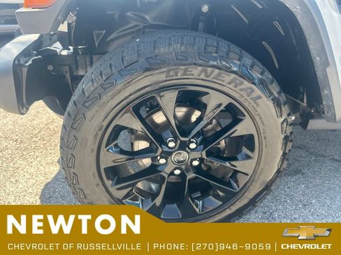 Used 2025 Jeep Gladiator Sport AWD/4WD image 41